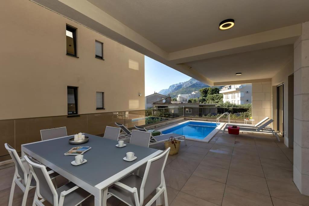 Apartman Delux With Private Pool - Makarska Exklusiv Tučepi Esterno foto