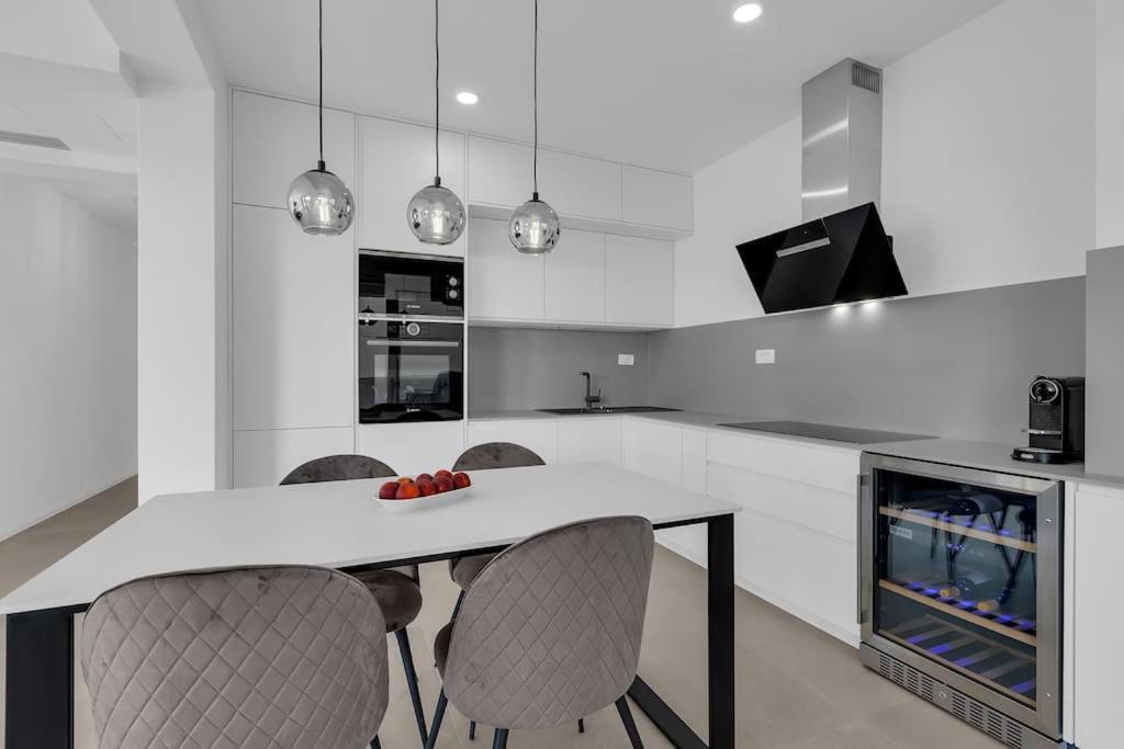 Apartman Delux With Private Pool - Makarska Exklusiv Tučepi Esterno foto