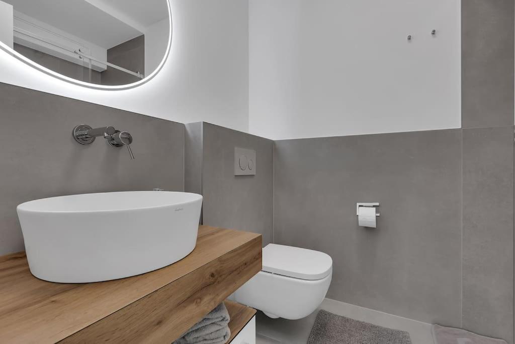 Apartman Delux With Private Pool - Makarska Exklusiv Tučepi Esterno foto